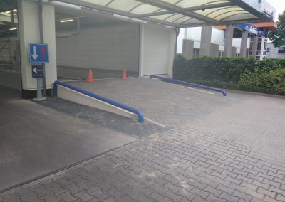 Straatwerk oprit met helling